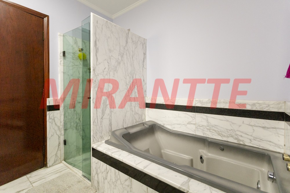 Sobrado de 470m² com 5 quartos em Barro Branco