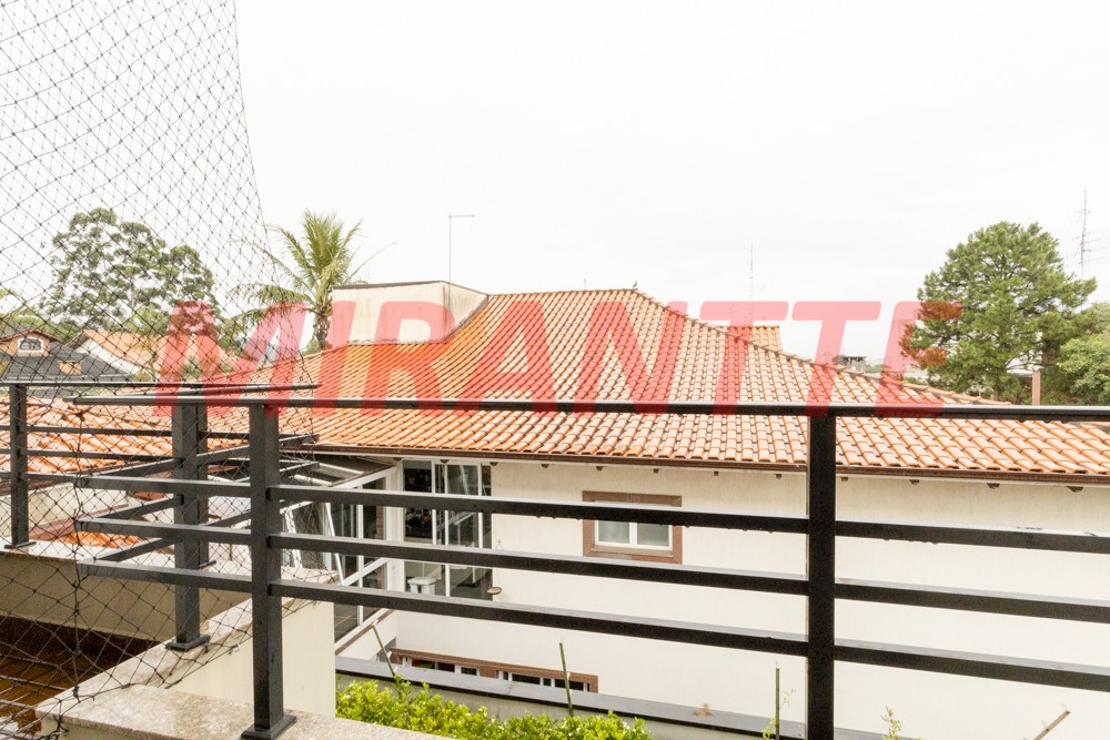 Sobrado de 470m² com 5 quartos em Barro Branco