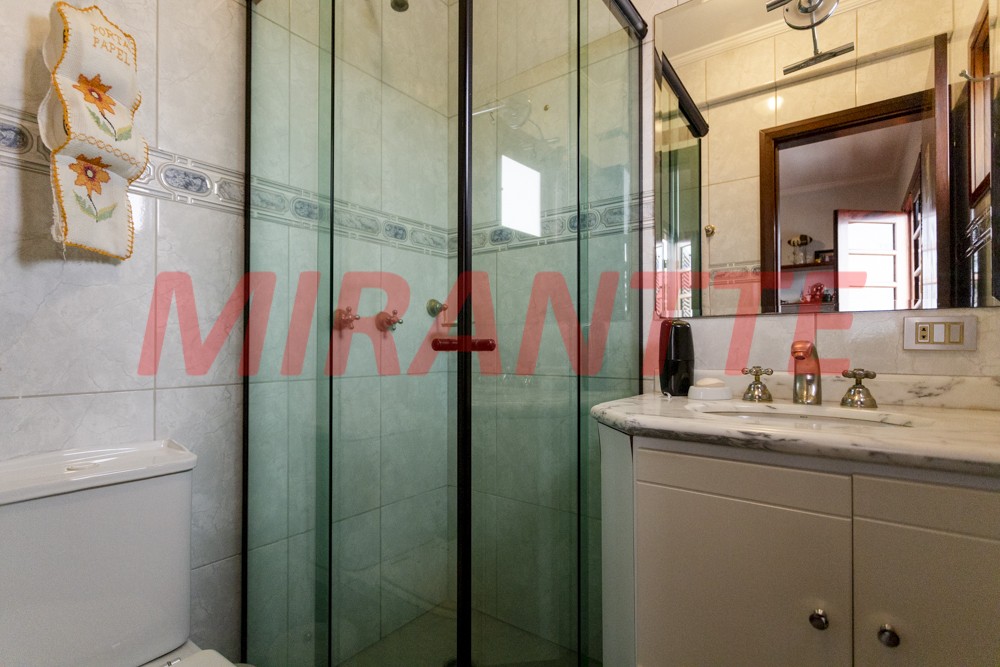 Sobrado de 470m² com 5 quartos em Barro Branco