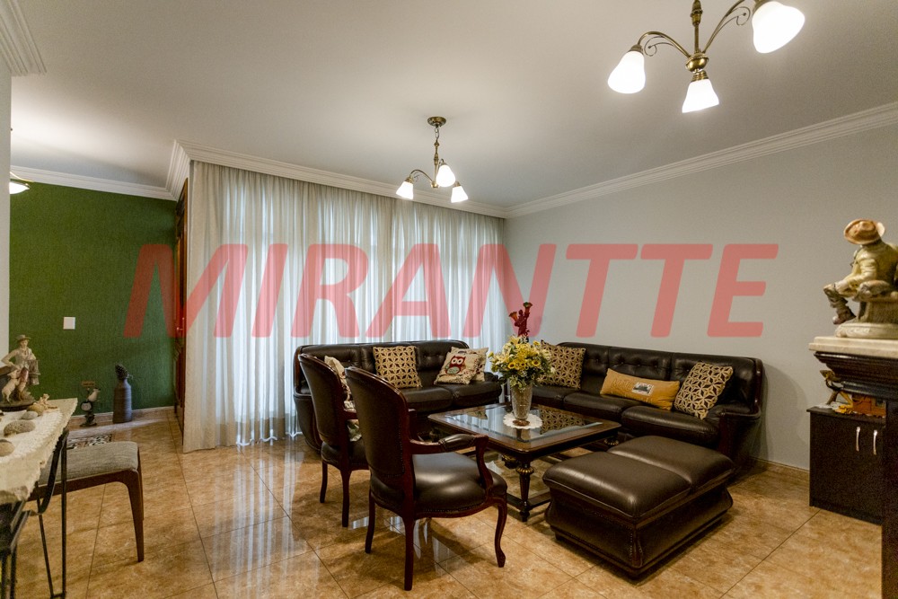 Sobrado de 470m² com 5 quartos em Barro Branco