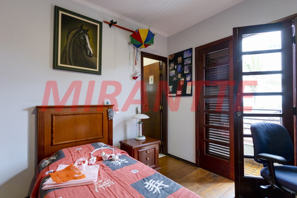 Sobrado de 470m² com 5 quartos em Barro Branco