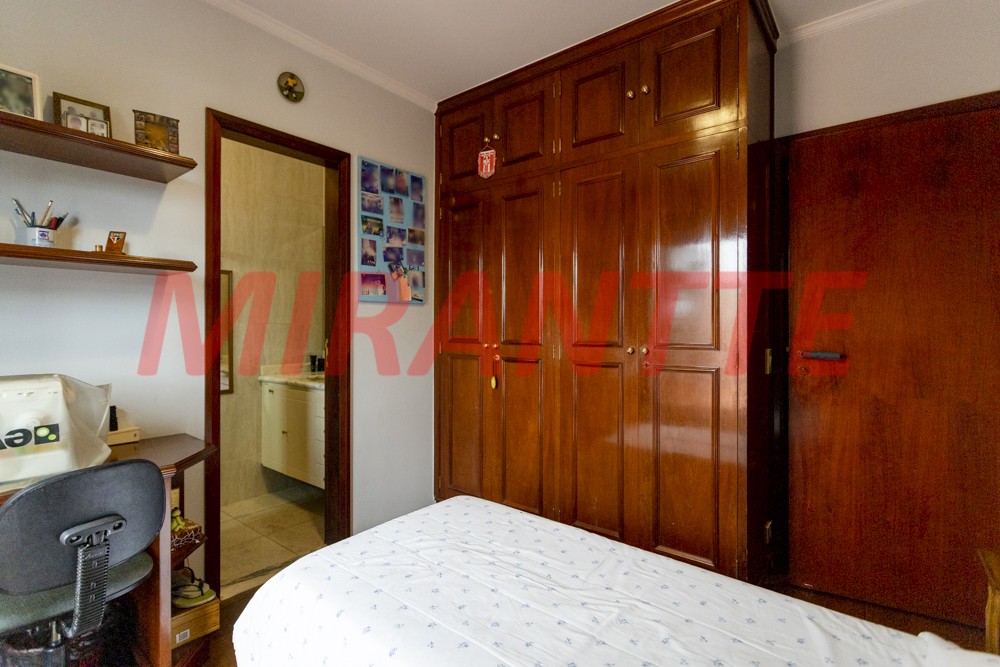 Sobrado de 470m² com 5 quartos em Barro Branco