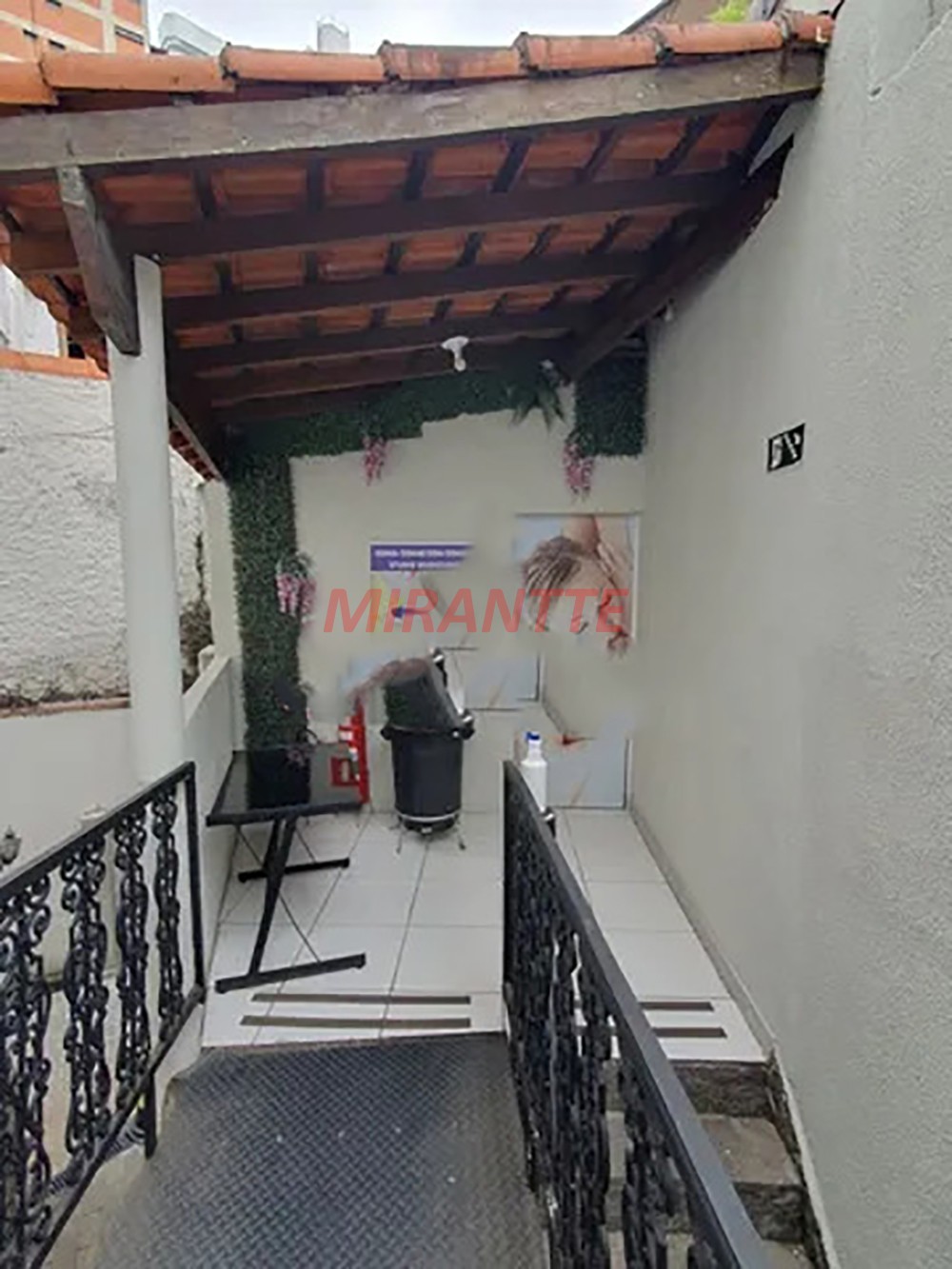 Sobrado de 350m² com 3 quartos em Água Fria