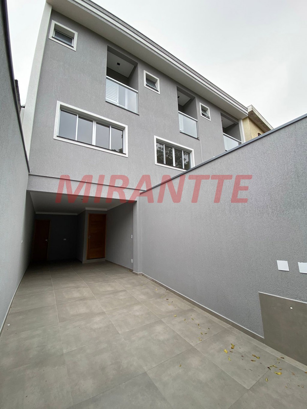Sobrado de 130m² com 2 quartos em Jardim Regina