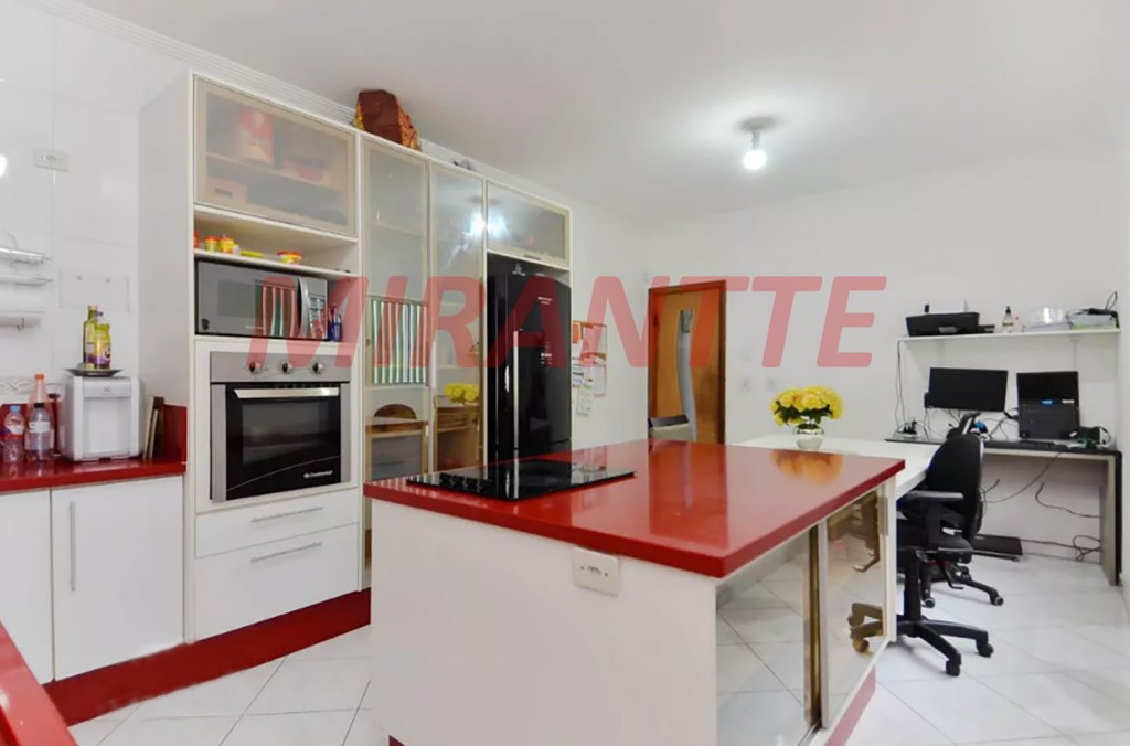Sobrado de 165m² com 3 quartos em Parque Continental
