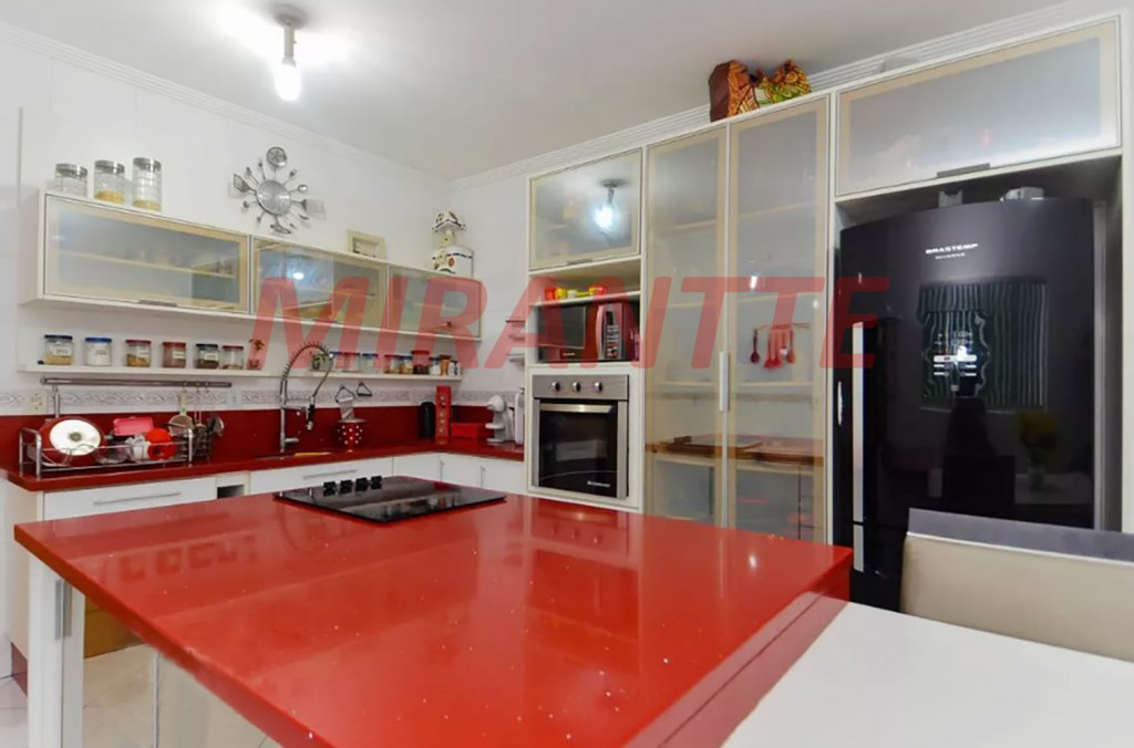 Sobrado de 165m² com 3 quartos em Parque Continental