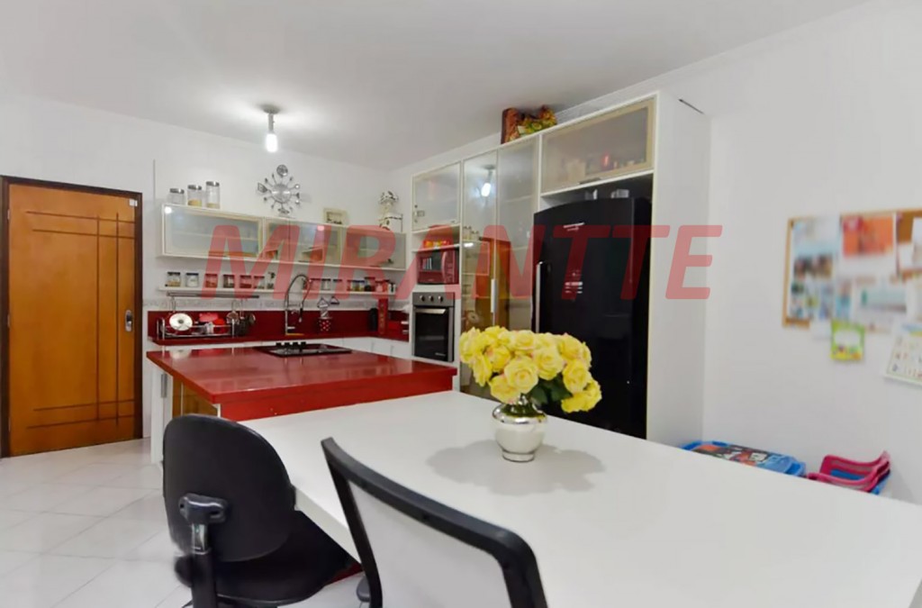Sobrado de 165m² com 3 quartos em Parque Continental
