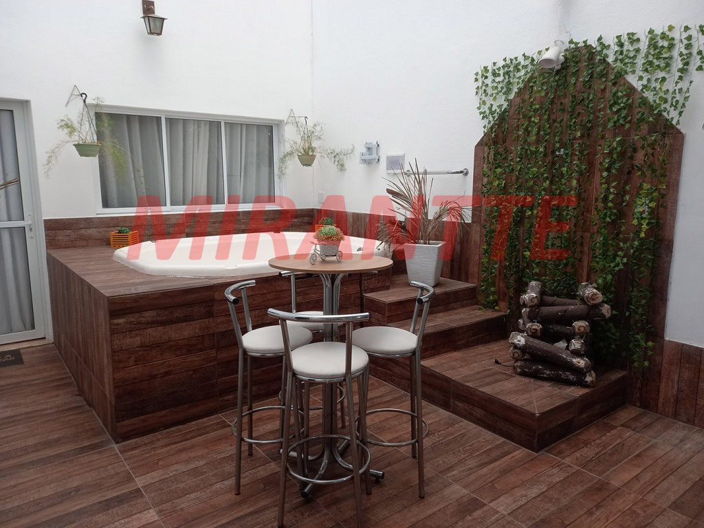 Sobrado de 178m² com 4 quartos em Imirim