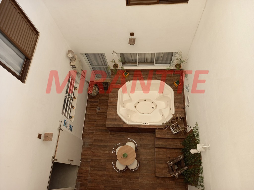 Sobrado de 178m² com 4 quartos em Imirim