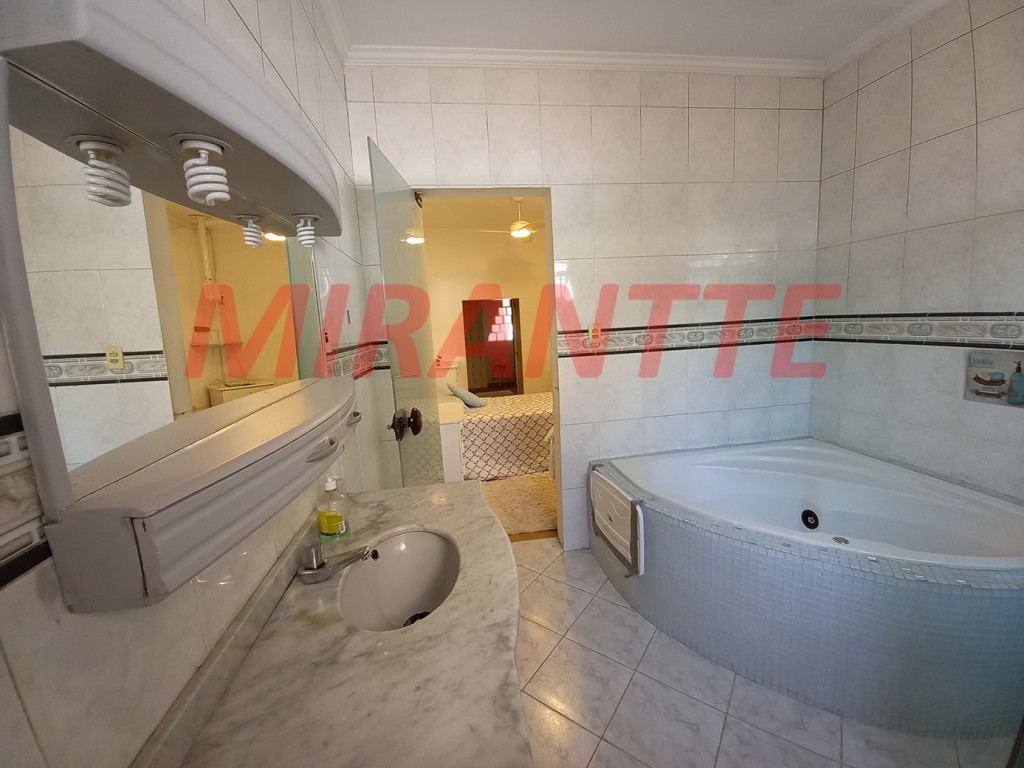 Sobrado de 178m² com 4 quartos em Imirim