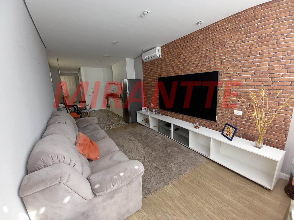 Sobrado de 178m² com 4 quartos em Imirim
