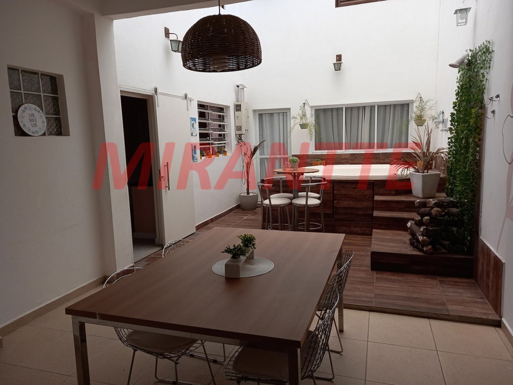 Sobrado de 178m² com 4 quartos em Imirim