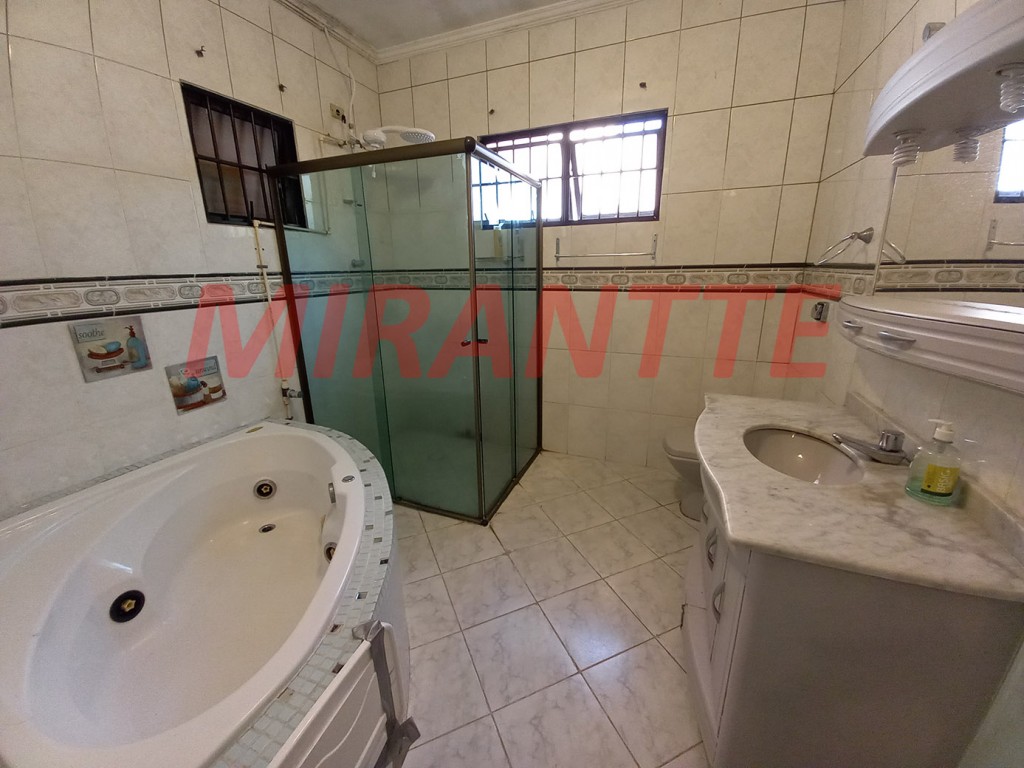 Sobrado de 178m² com 4 quartos em Imirim