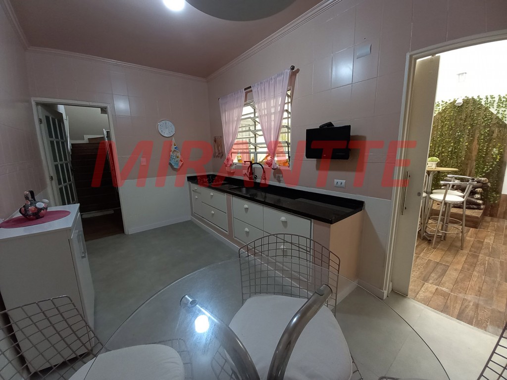 Sobrado de 178m² com 4 quartos em Imirim