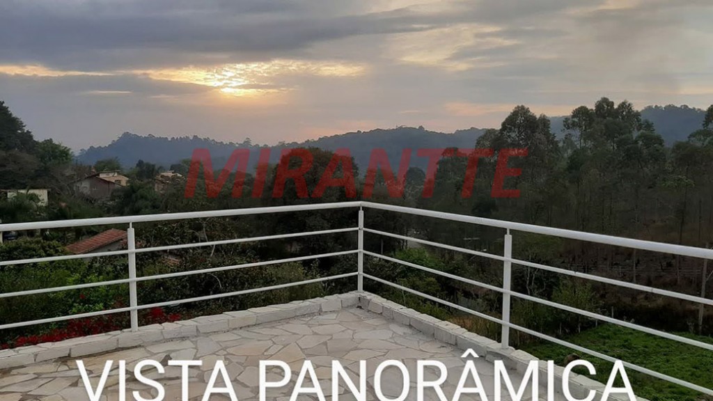 Casa terrea de 200m² com 3 quartos em Serra da Cantareira