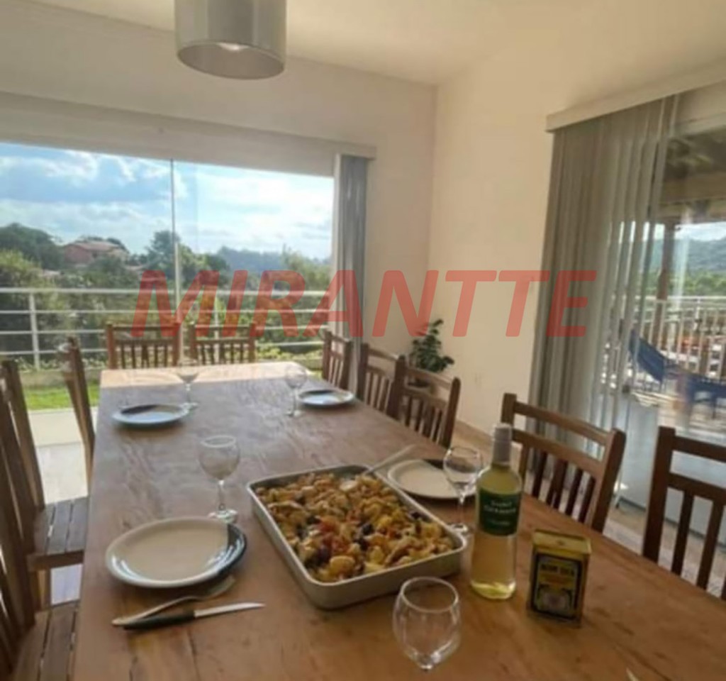 Casa terrea de 200m² com 3 quartos em Serra da Cantareira