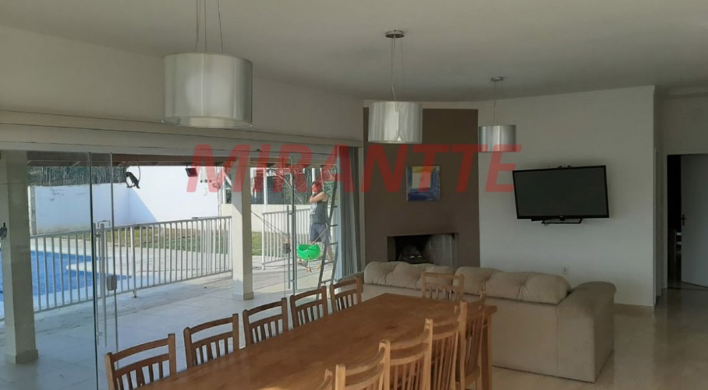 Casa terrea de 200m² com 3 quartos em Serra da Cantareira