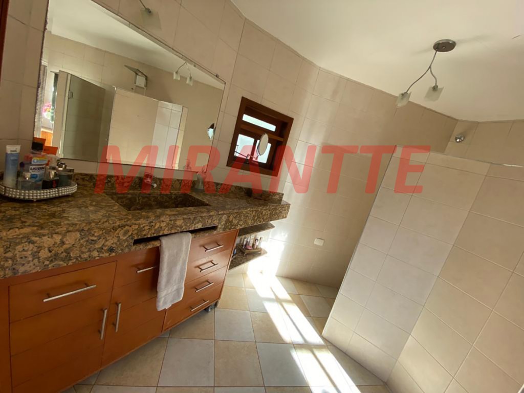 Sobrado de 300m² com 2 quartos em São Vicente