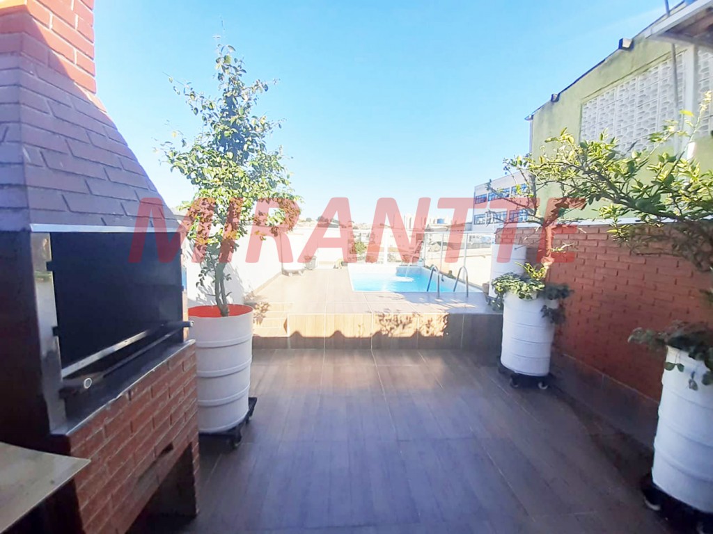Sobrado de 240m² com 4 quartos em Jardim Peri