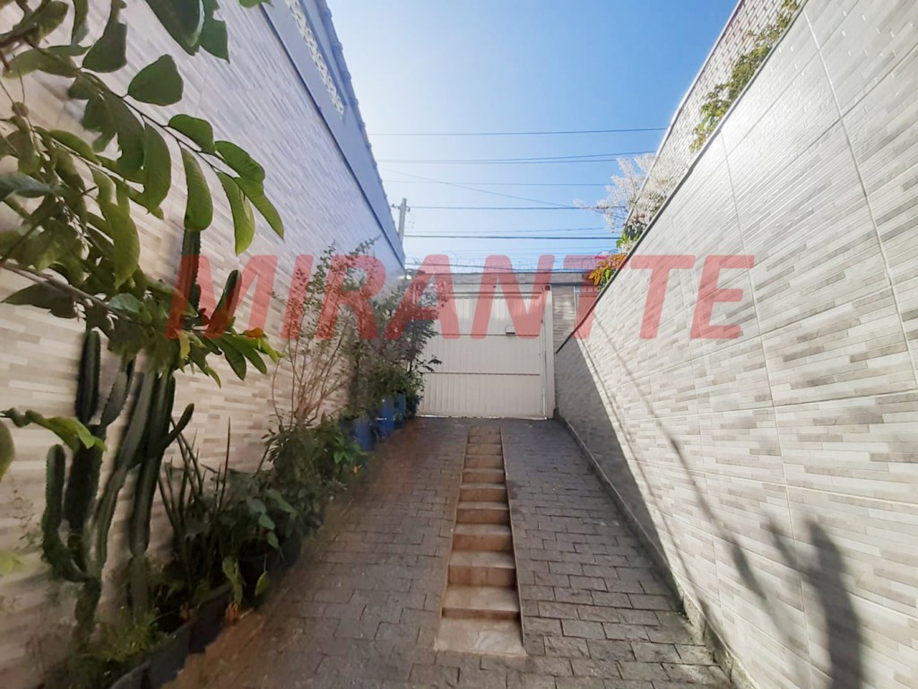 Sobrado de 240m² com 4 quartos em Jardim Peri