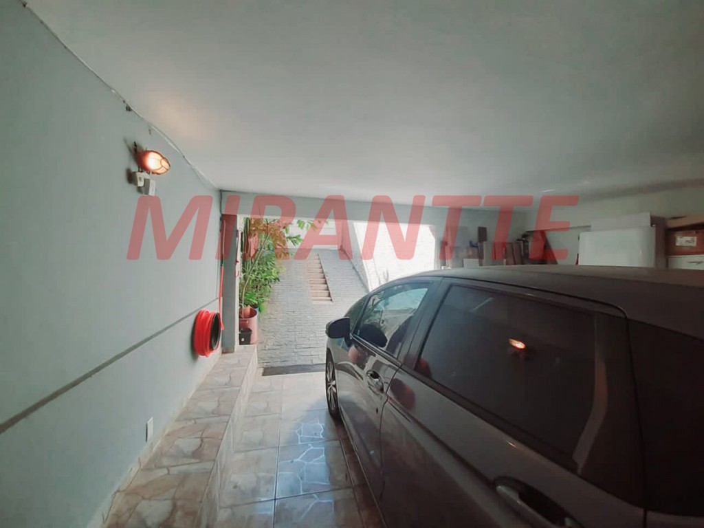 Sobrado de 240m² com 4 quartos em Jardim Peri