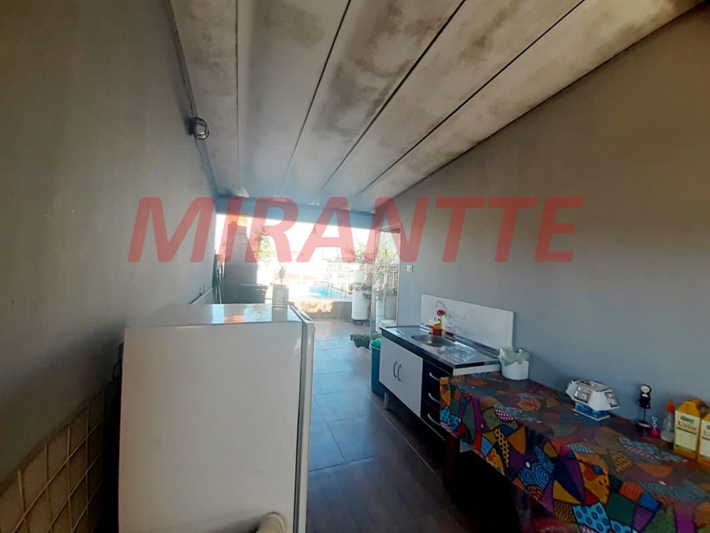 Sobrado de 240m² com 4 quartos em Jardim Peri