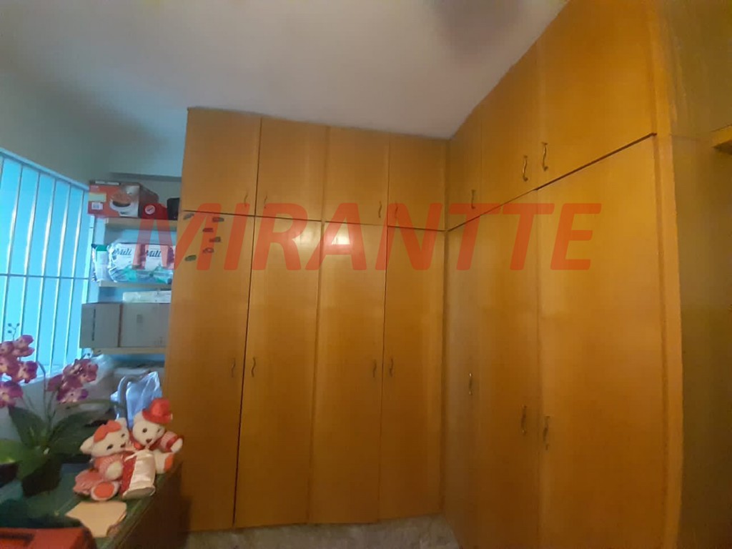 Sobrado de 240m² com 4 quartos em Jardim Peri