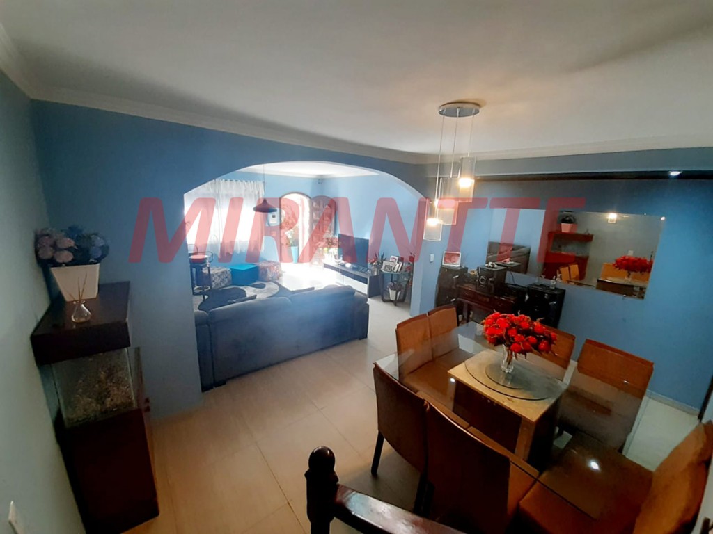 Sobrado de 240m² com 4 quartos em Jardim Peri