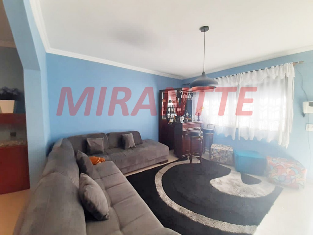 Sobrado de 240m² com 4 quartos em Jardim Peri
