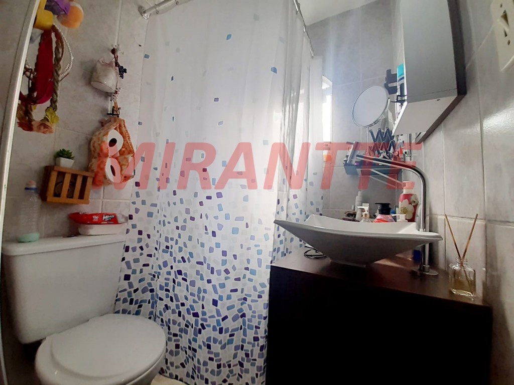Sobrado de 240m² com 4 quartos em Jardim Peri