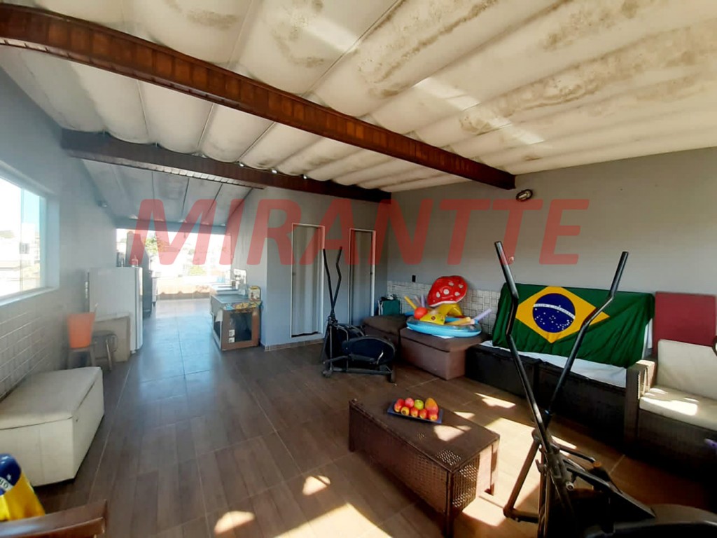 Sobrado de 240m² com 4 quartos em Jardim Peri