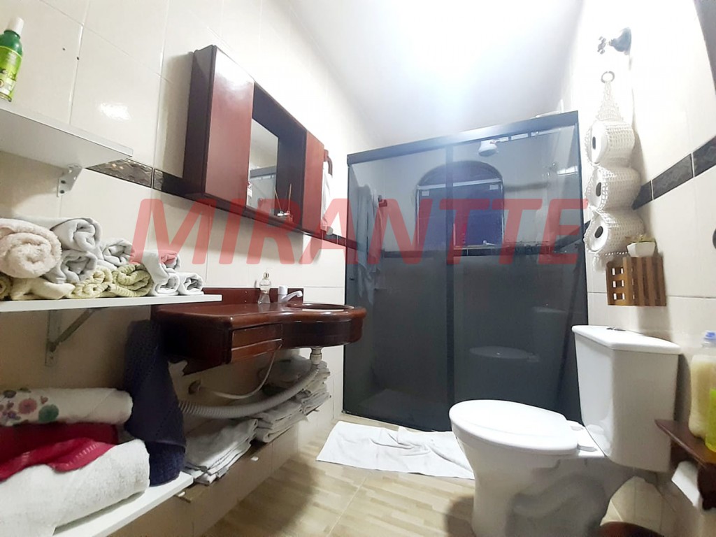 Sobrado de 240m² com 4 quartos em Jardim Peri