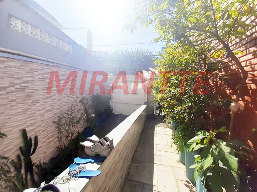 Sobrado de 240m² com 4 quartos em Jardim Peri