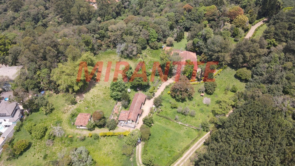 Terreno de 23.636m² com 5 quartos em Serra Da Cantareira