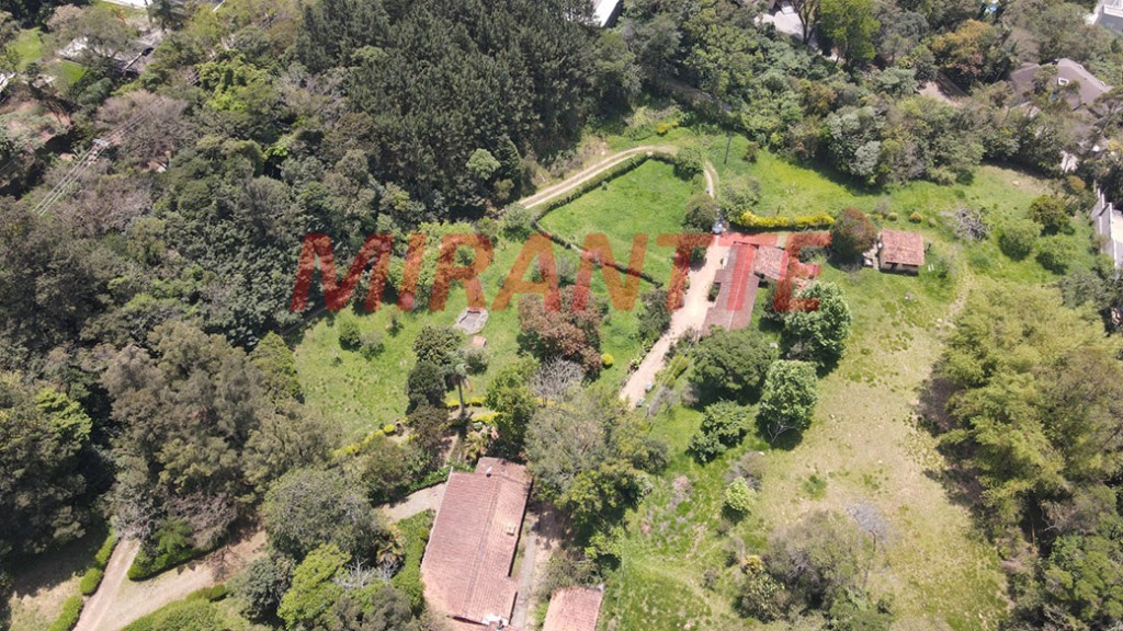 Terreno de 23.636m² com 5 quartos em Serra Da Cantareira