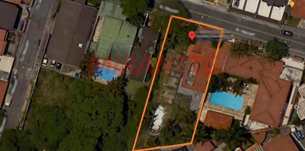 Terreno de 904m² em Vila Rosália