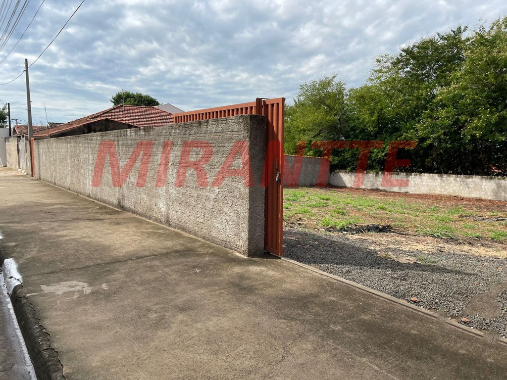 Terreno de 300m² em Jardim Mariluz III