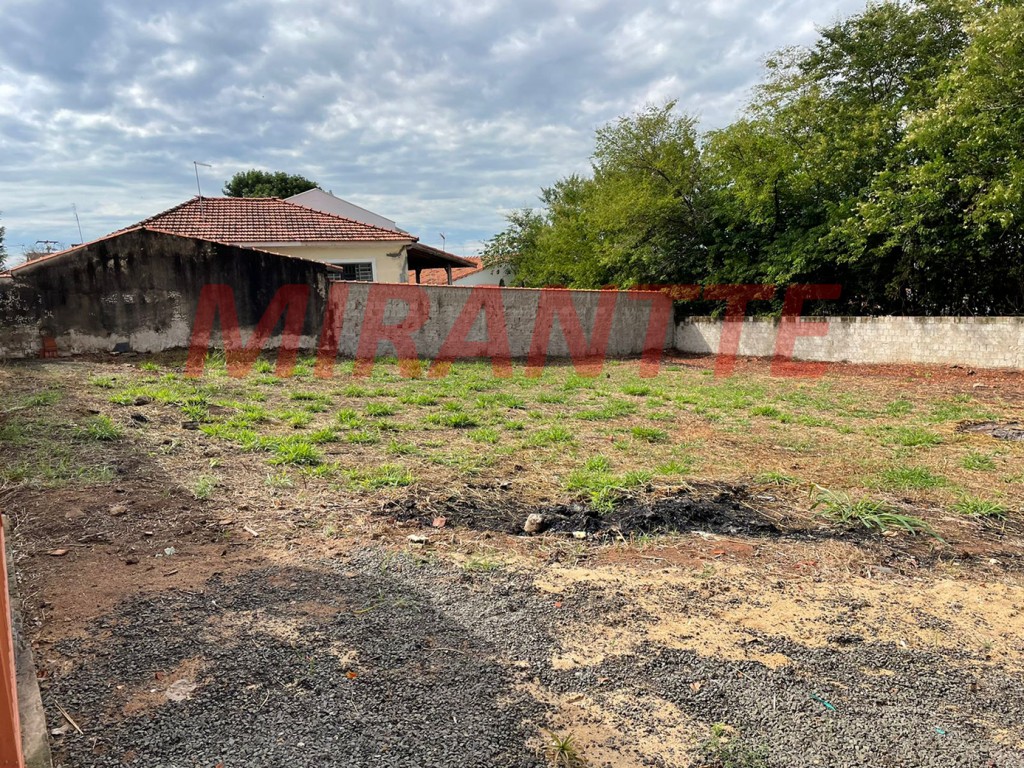 Terreno de 300m² em Jardim Mariluz III
