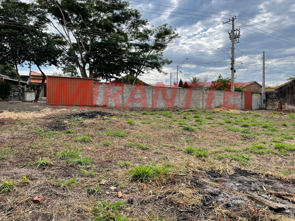 Terreno de 300m² em Jardim Mariluz III