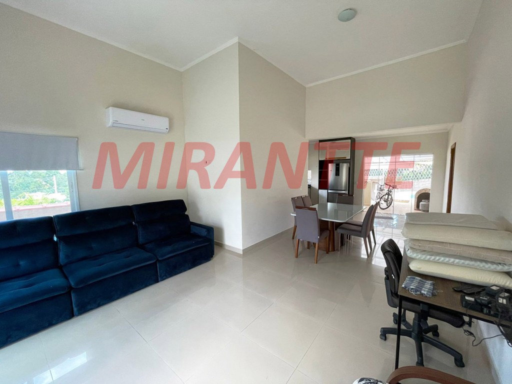 Casa terrea de 130m² com 3 quartos em Rio Abaixo