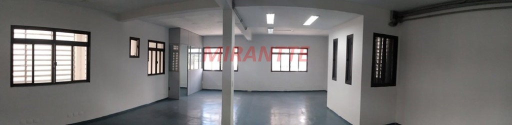 Comercial de 490m² em Saúde