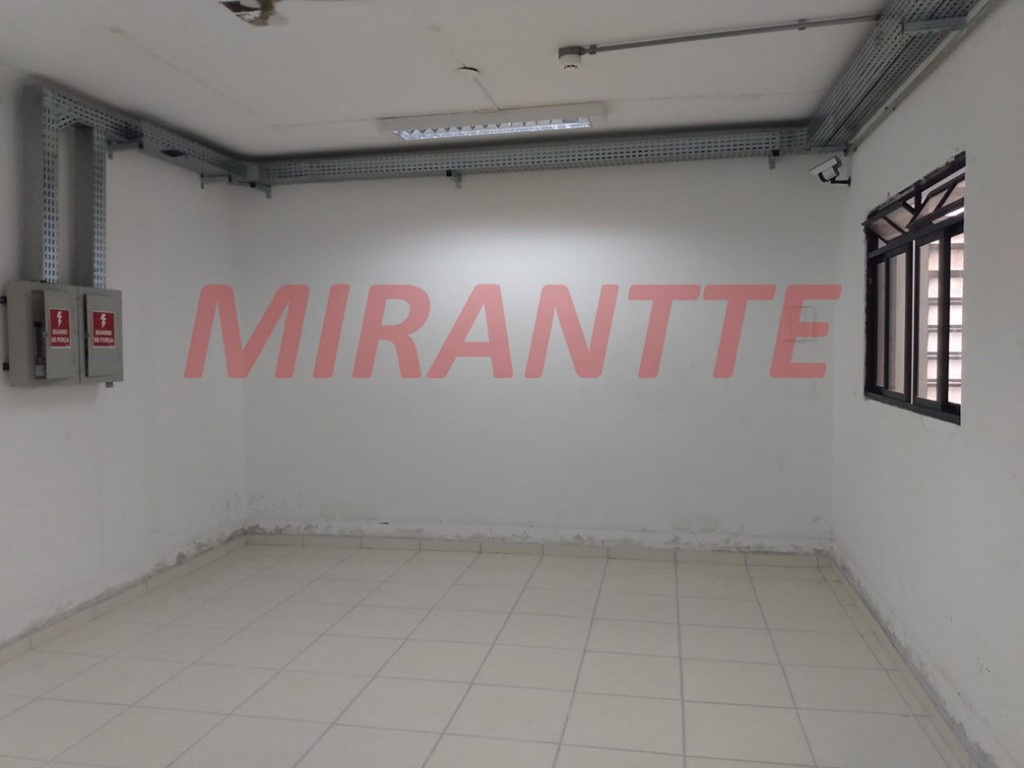 Comercial de 490m² em Saúde
