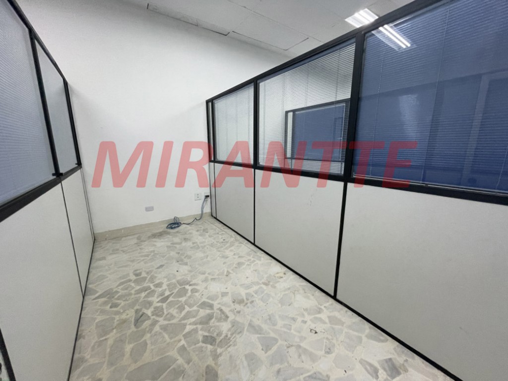 Comercial de 2700m² em Jardim Laranjeiras