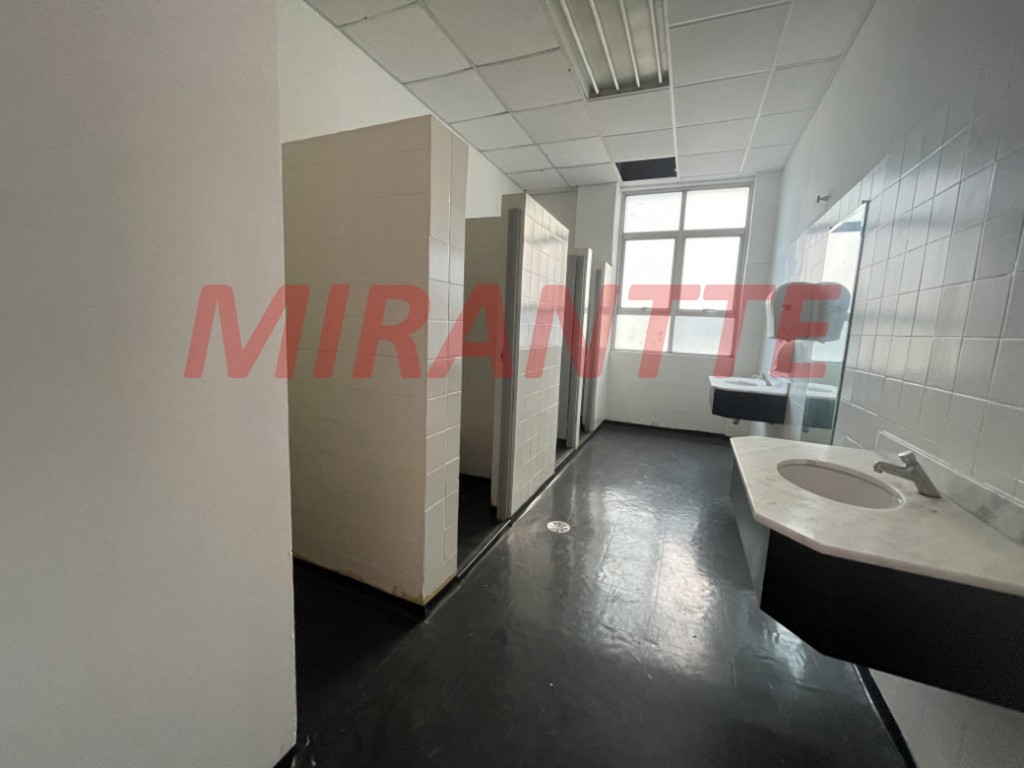 Comercial de 2700m² em Jardim Laranjeiras