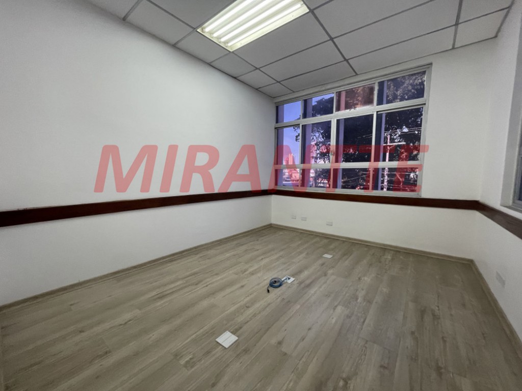 Comercial de 2700m² em Jardim Laranjeiras