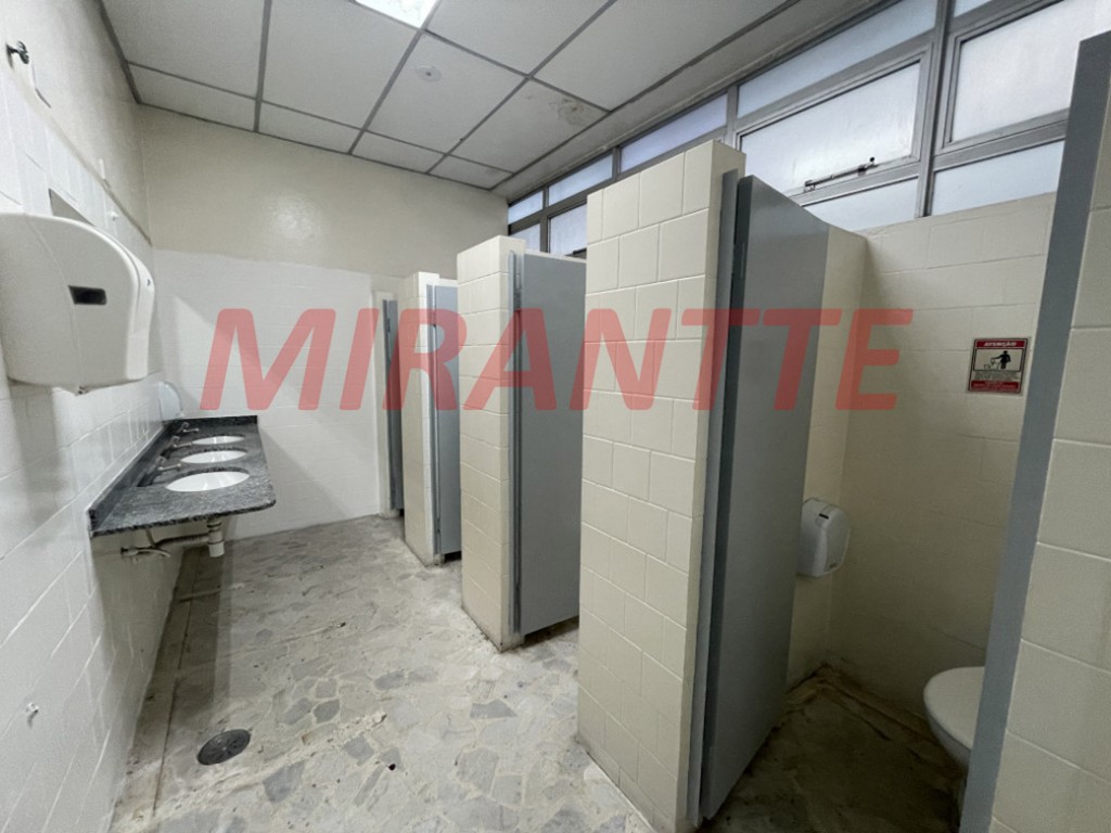 Comercial de 2700m² em Jardim Laranjeiras