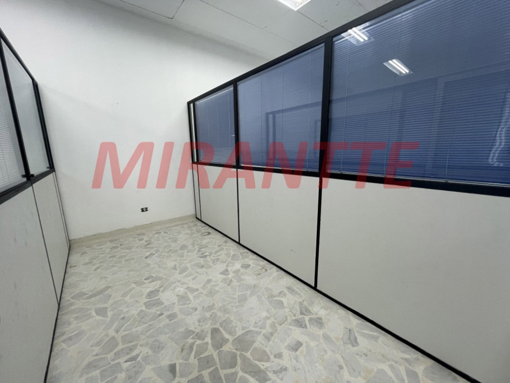 Comercial de 2700m² em Jardim Laranjeiras