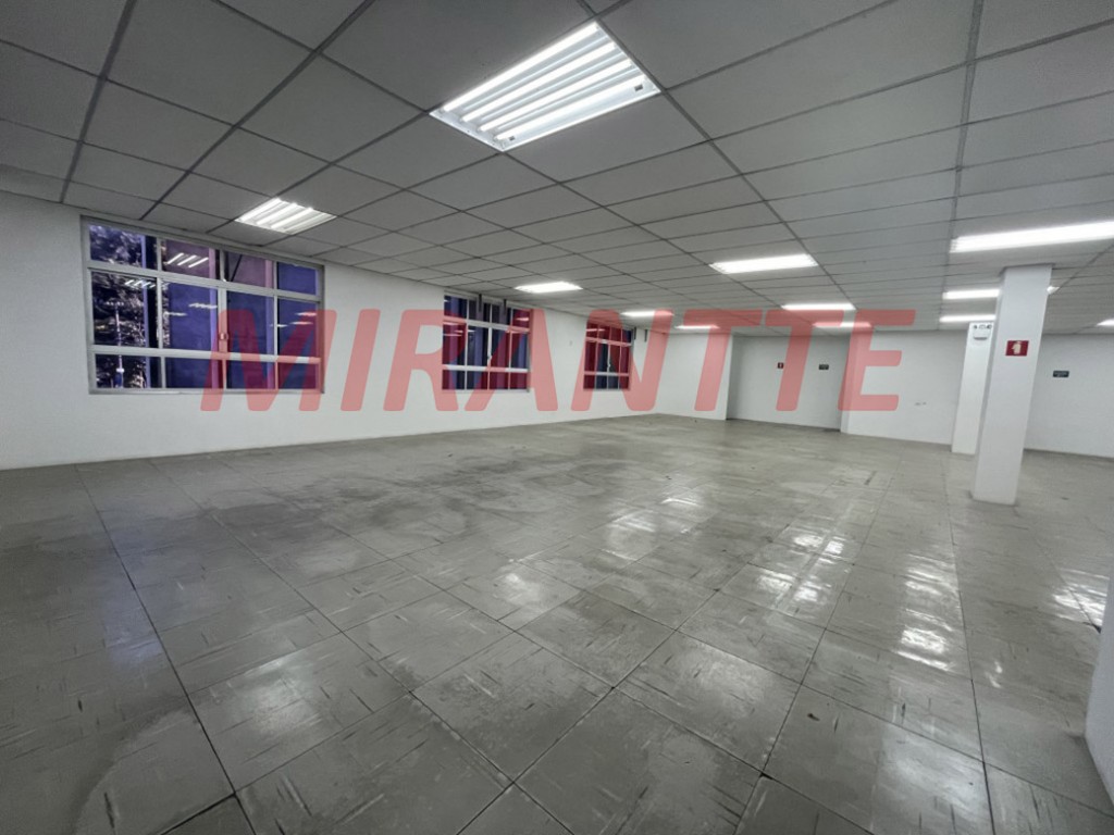 Comercial de 2700m² em Jardim Laranjeiras