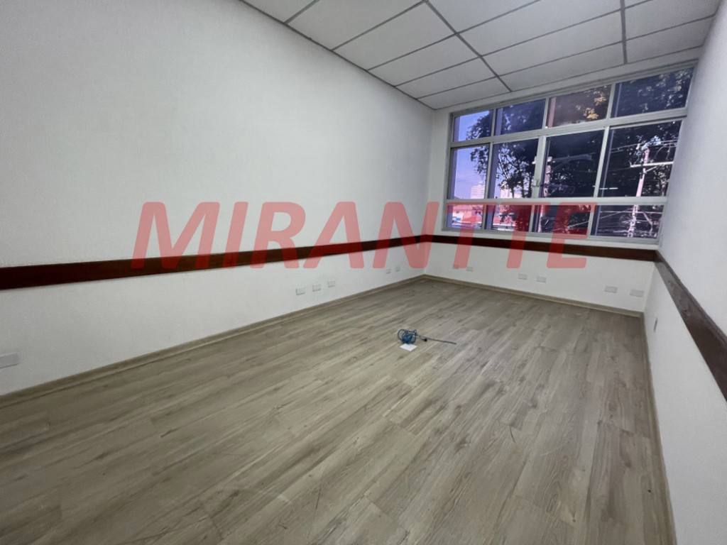 Comercial de 2700m² em Jardim Laranjeiras
