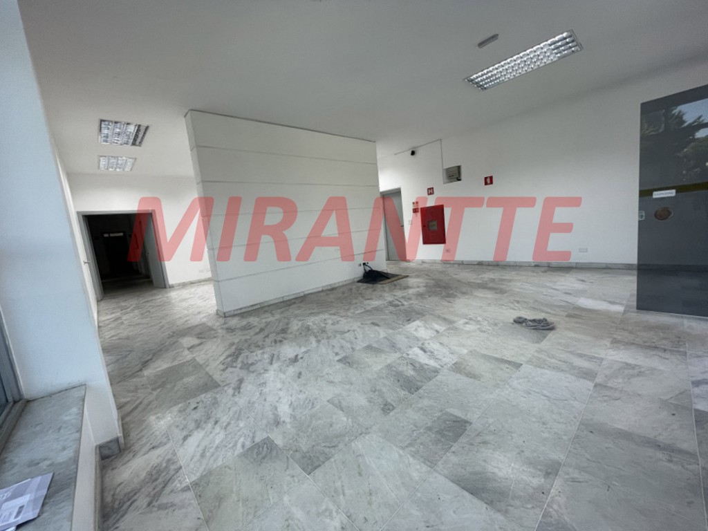 Comercial de 2700m² em Jardim Laranjeiras